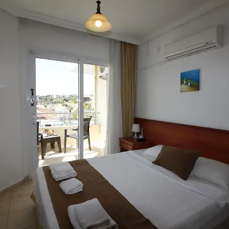 邦帕特酒店 2* Çeşme