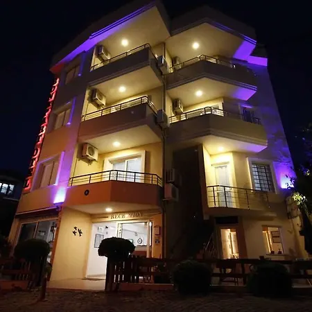 邦帕特酒店 2* Çeşme