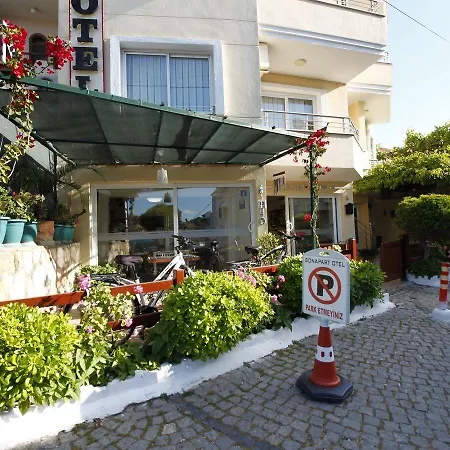 邦帕特酒店 2* Çeşme
